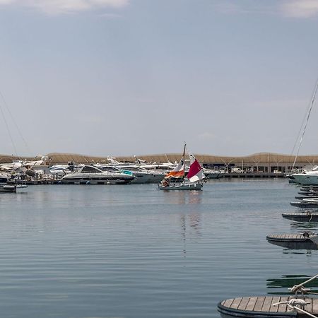 Marina Del Gargano Houseboat Hotel มันเฟรโดเนีย ภายนอก รูปภาพ